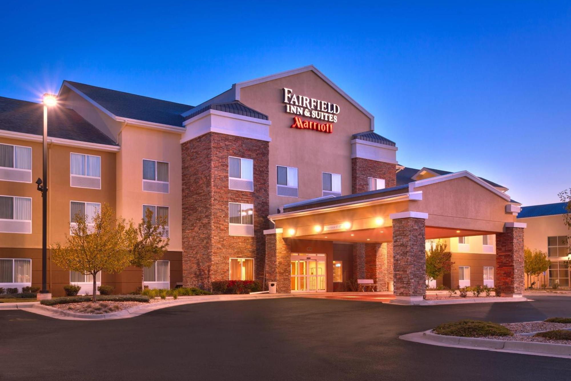 Fairfield Inn & Suites By Marriott ג'ילט מראה חיצוני תמונה