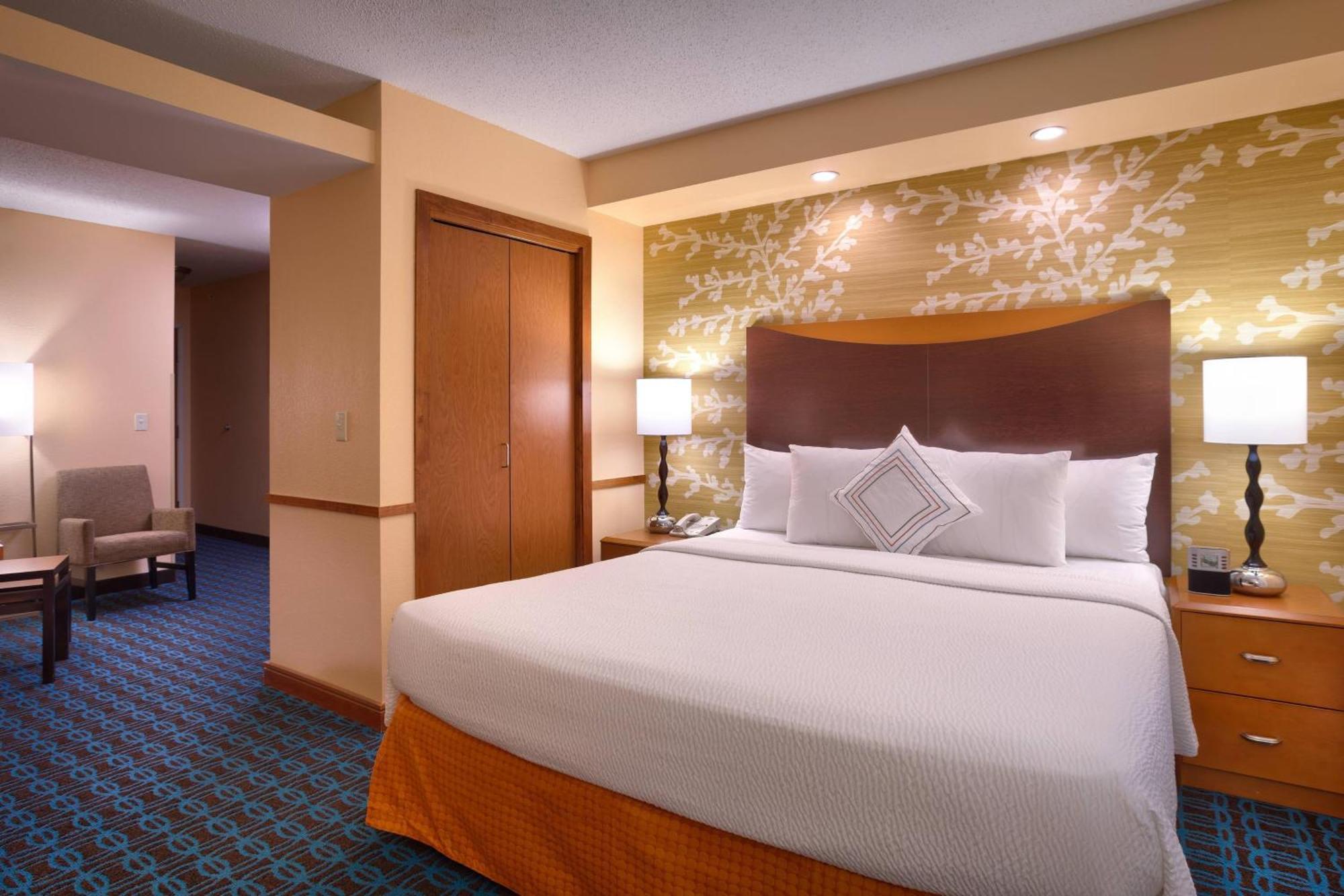 Fairfield Inn & Suites By Marriott ג'ילט מראה חיצוני תמונה