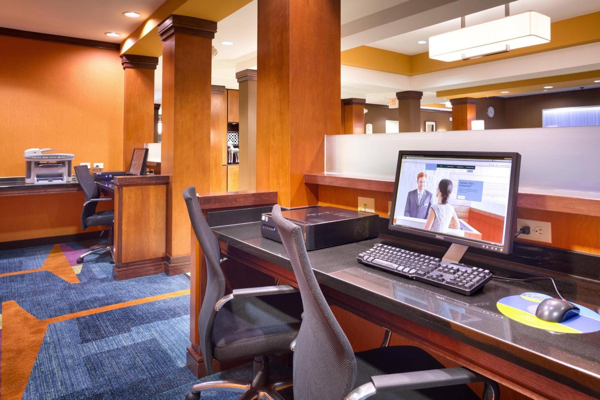 Fairfield Inn & Suites By Marriott ג'ילט מראה חיצוני תמונה