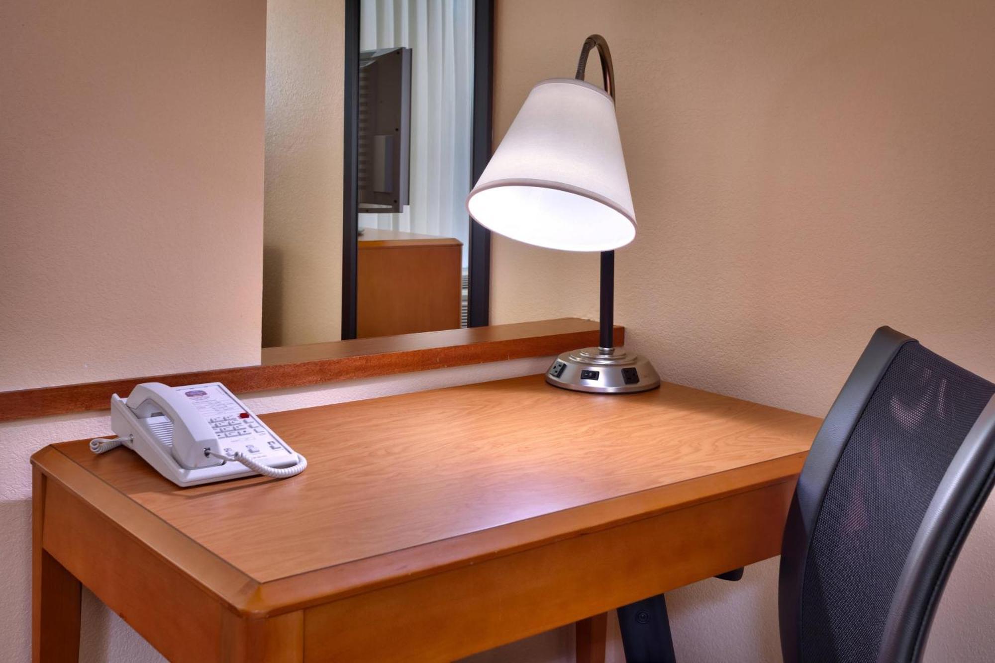 Fairfield Inn & Suites By Marriott ג'ילט מראה חיצוני תמונה